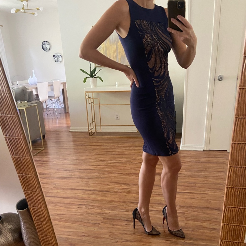 BCBGMAXAZRIA fitted lace navy short dress size XS